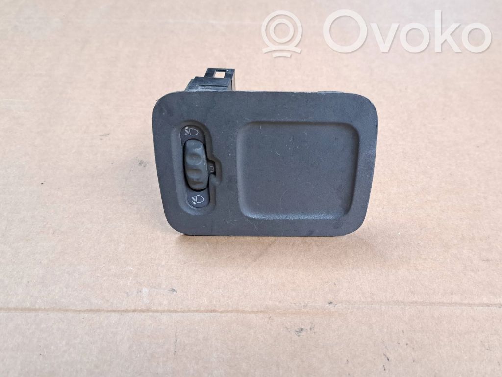 Renault Clio II Headlight level height control switch 