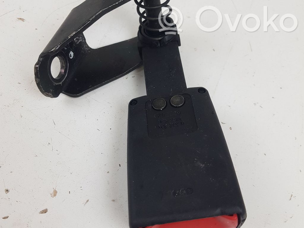 Front seatbelt buckle   8223323,33018541