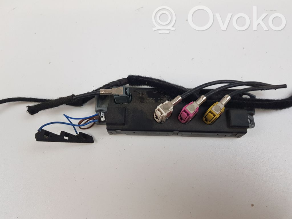 Audi A5 8T 8F Antenos stiprintuvas 