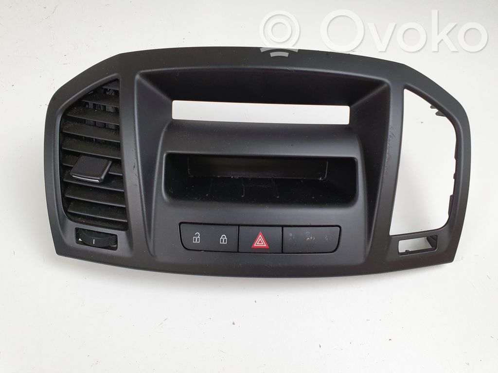 Opel Insignia A Rejilla de ventilación central del panel 