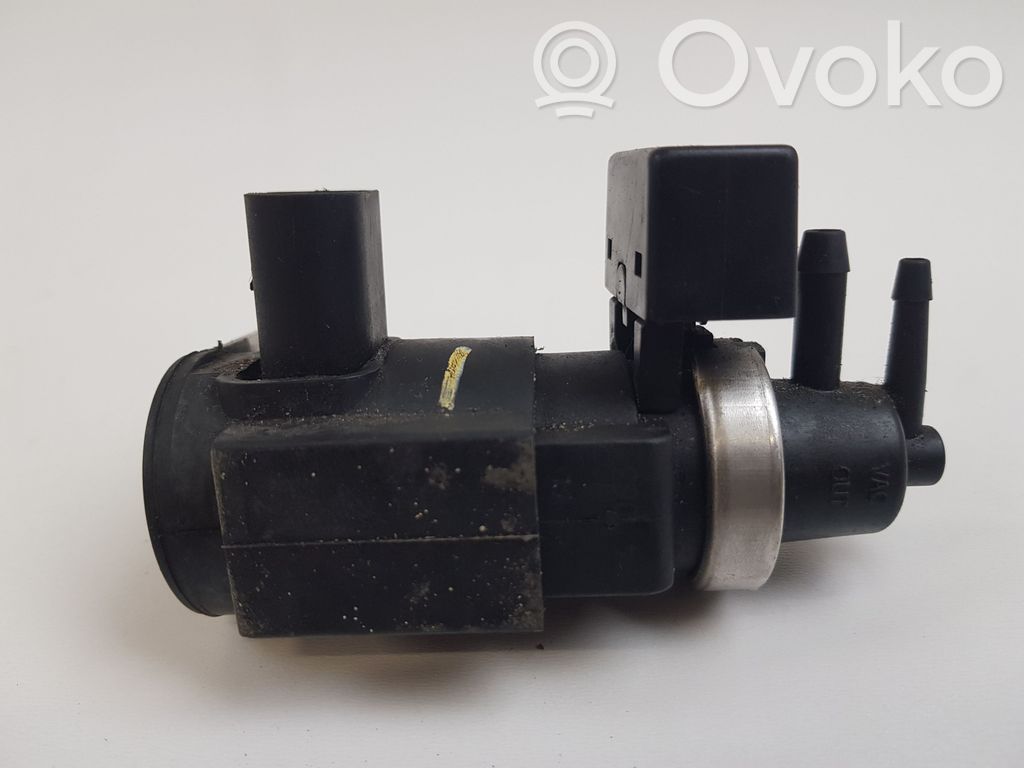Electroválvula del turbo   057906630A