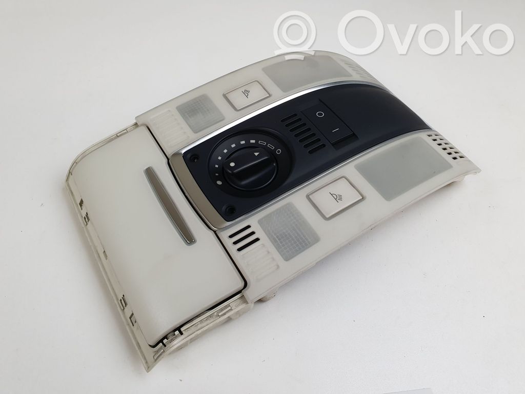 Etuistuimen valo   4F0947135BD,4F0951177