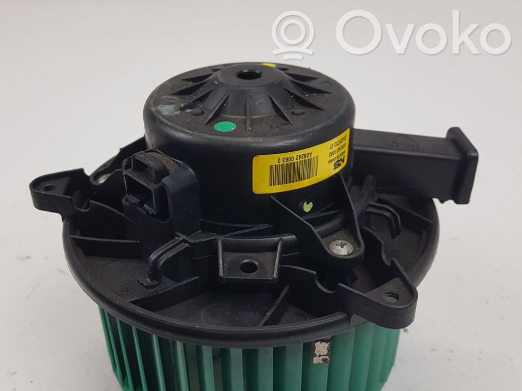 Mazā radiatora ventilators   5242673301