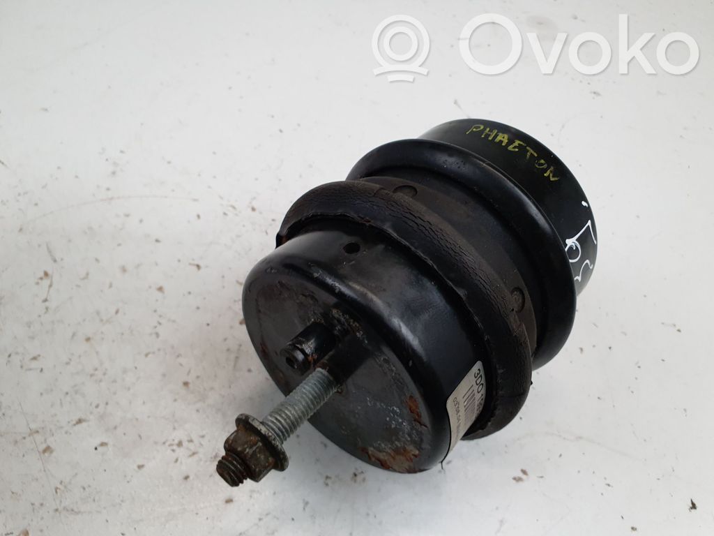 Volkswagen Phaeton Engine mount bracket 