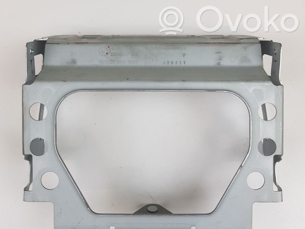 BMW 7 E65 E66 Kita centrinė konsolės (tunelio) detalė 