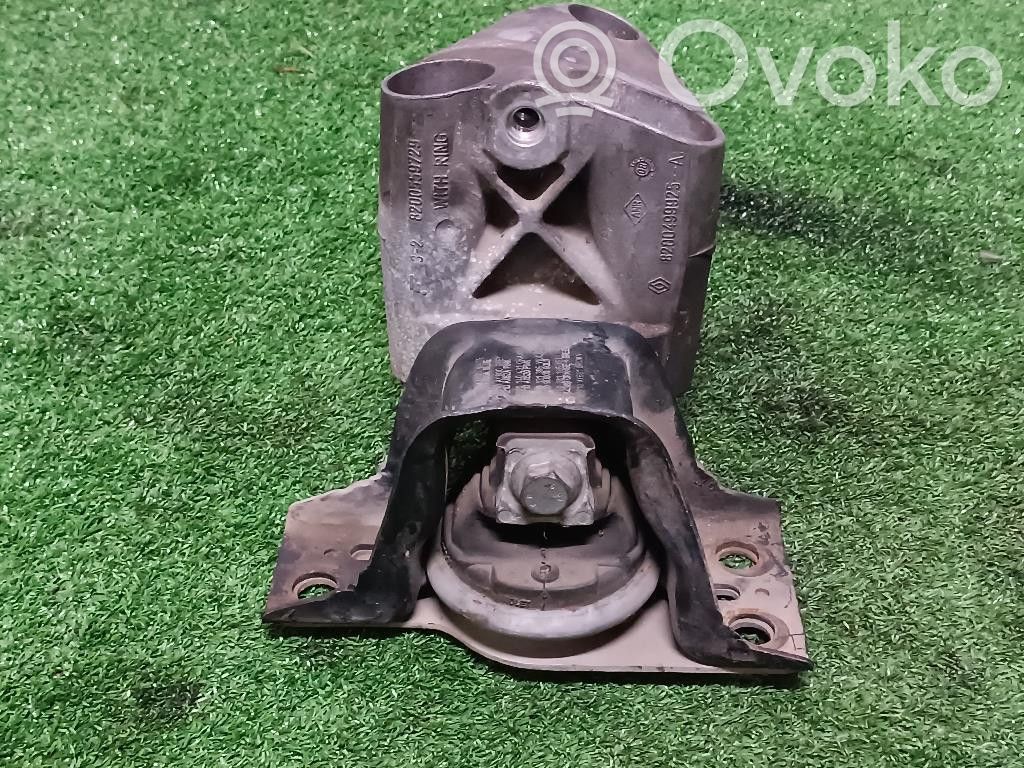 Engine mounting bracket   8200559729,8200559729,K9KB8