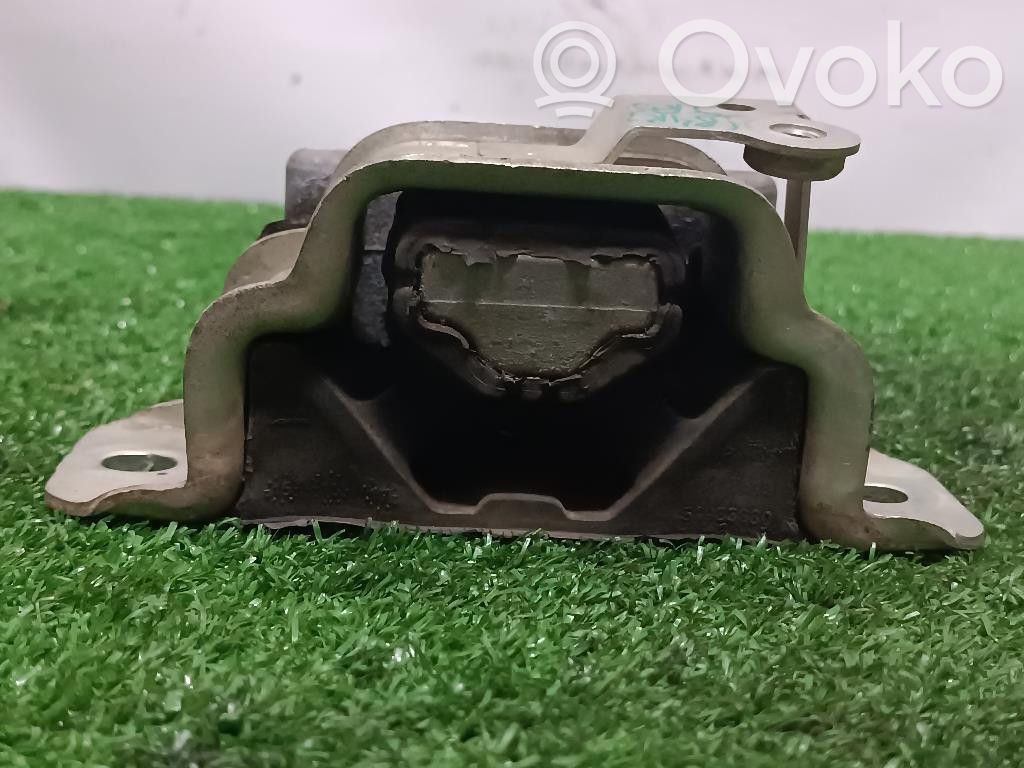 Fiat Tipo Engine mounting bracket 