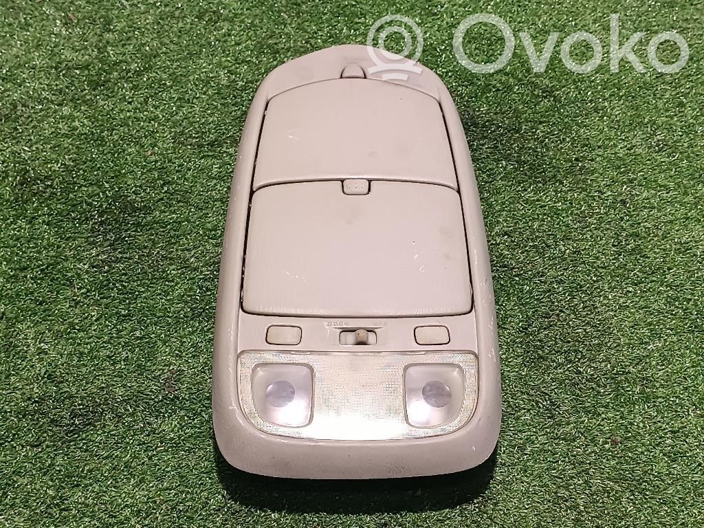 Mazda MPV II LW Priekinių vietų apšvietimo žibintas 