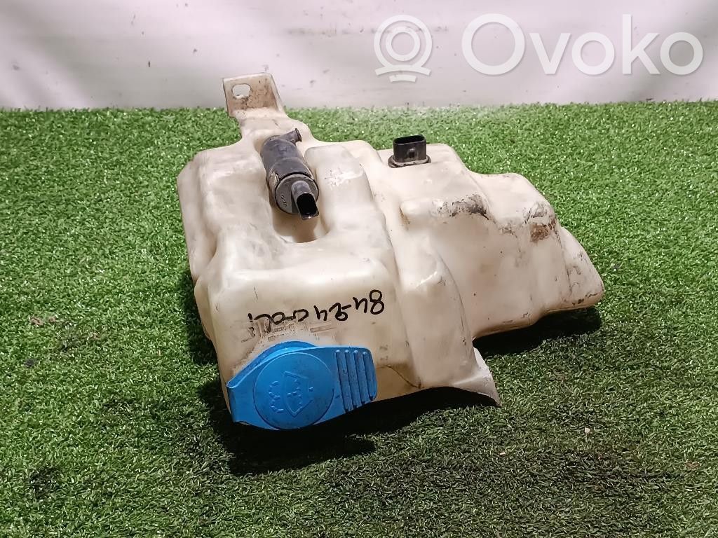 Volkswagen Golf IV Windshield washer fluid reservoir/tank 