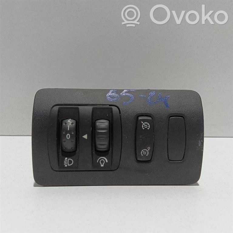 Renault Clio III Headlight level height control switch 