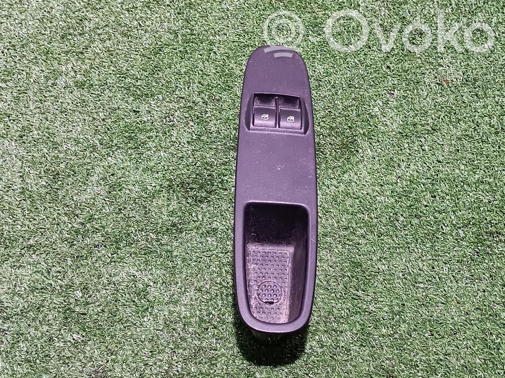 Lancia Ypsilon Electric window control switch 