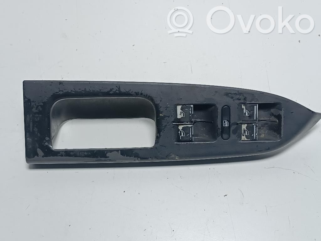 Volkswagen Touran I Electric window control switch 