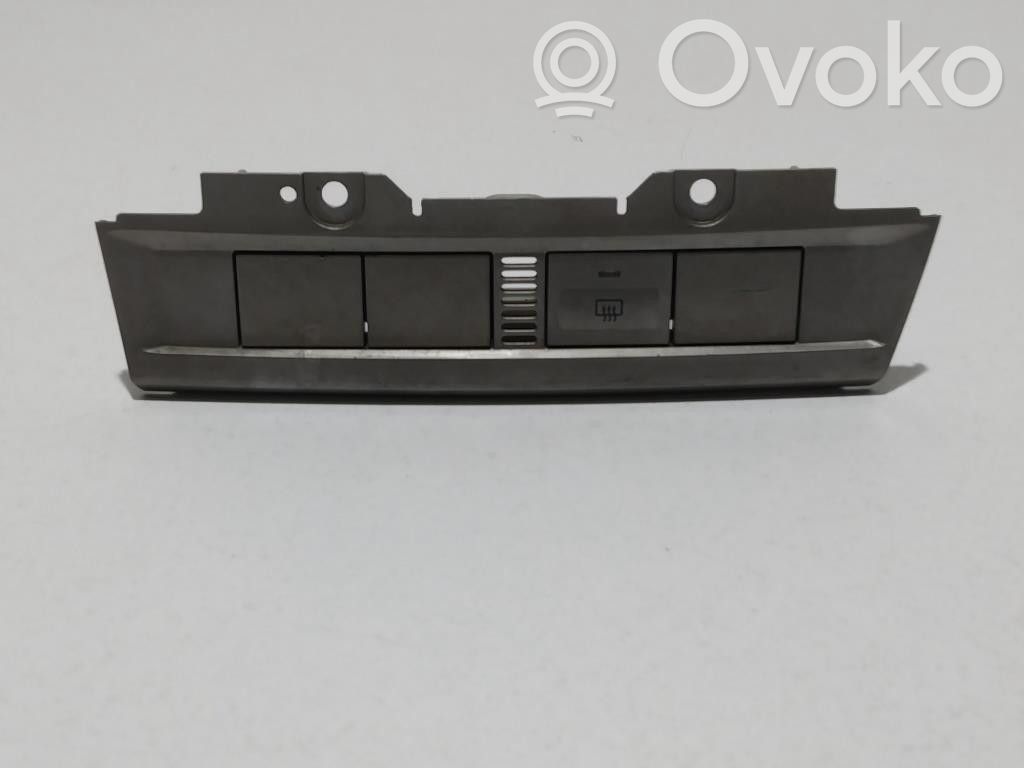 Ford Focus Windscreen/window heater switch 