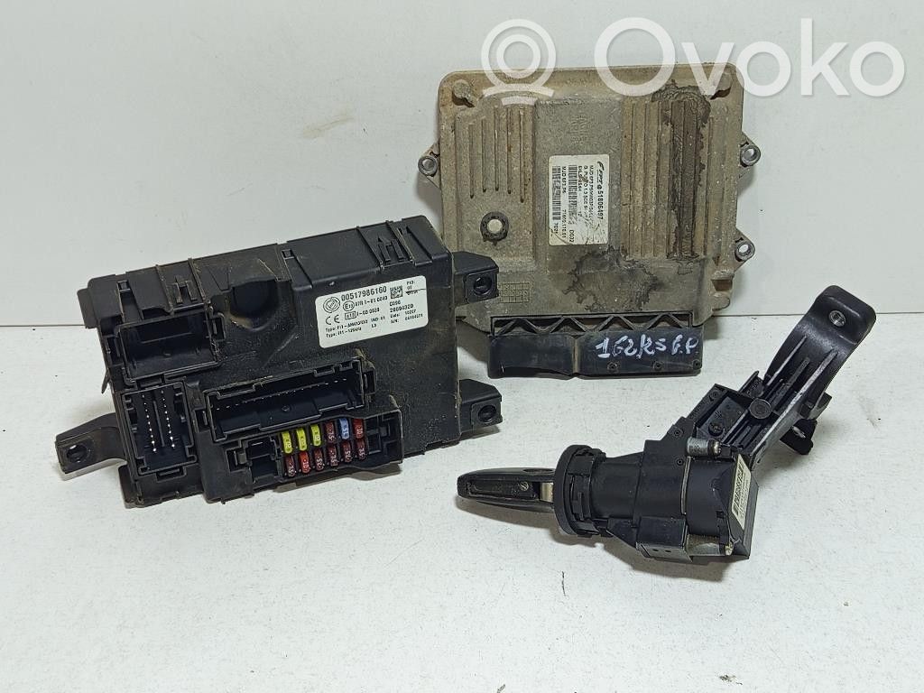 Komputer / Sterownik ECU i komplet kluczy   51806497,199A3000,51806497