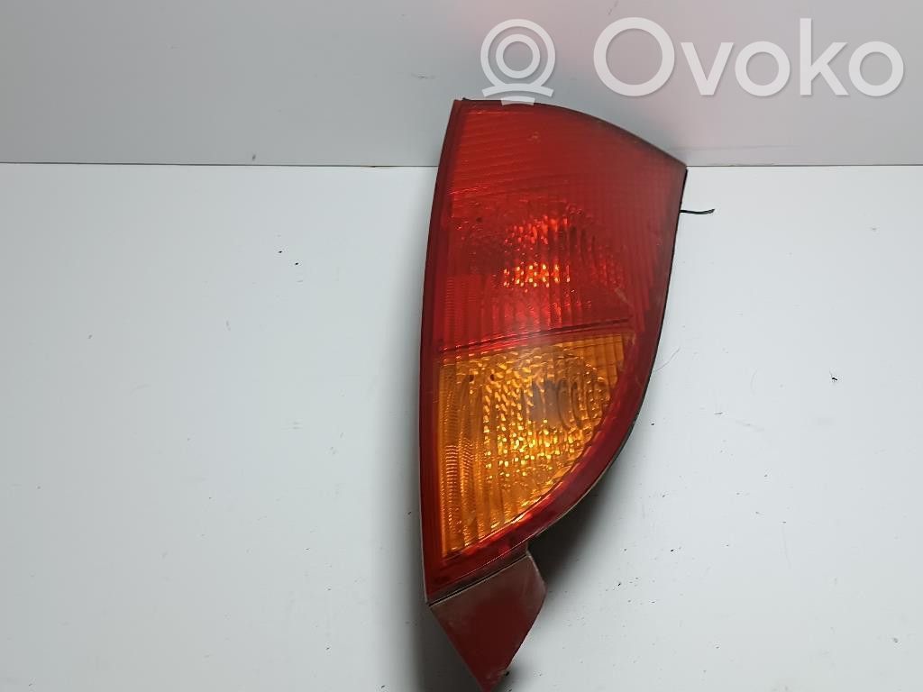 Ford Focus Задний фонарь в кузове 