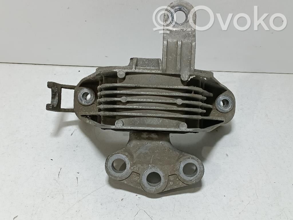 Chevrolet Orlando Engine mounting bracket 