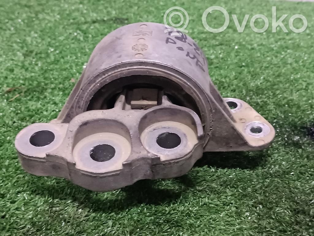 Fiat Grande Punto Engine mounting bracket 