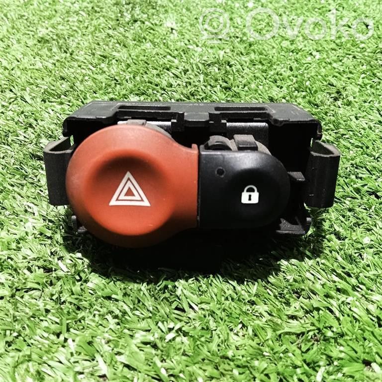 Renault Clio III Schalter Warnblinkanlage 