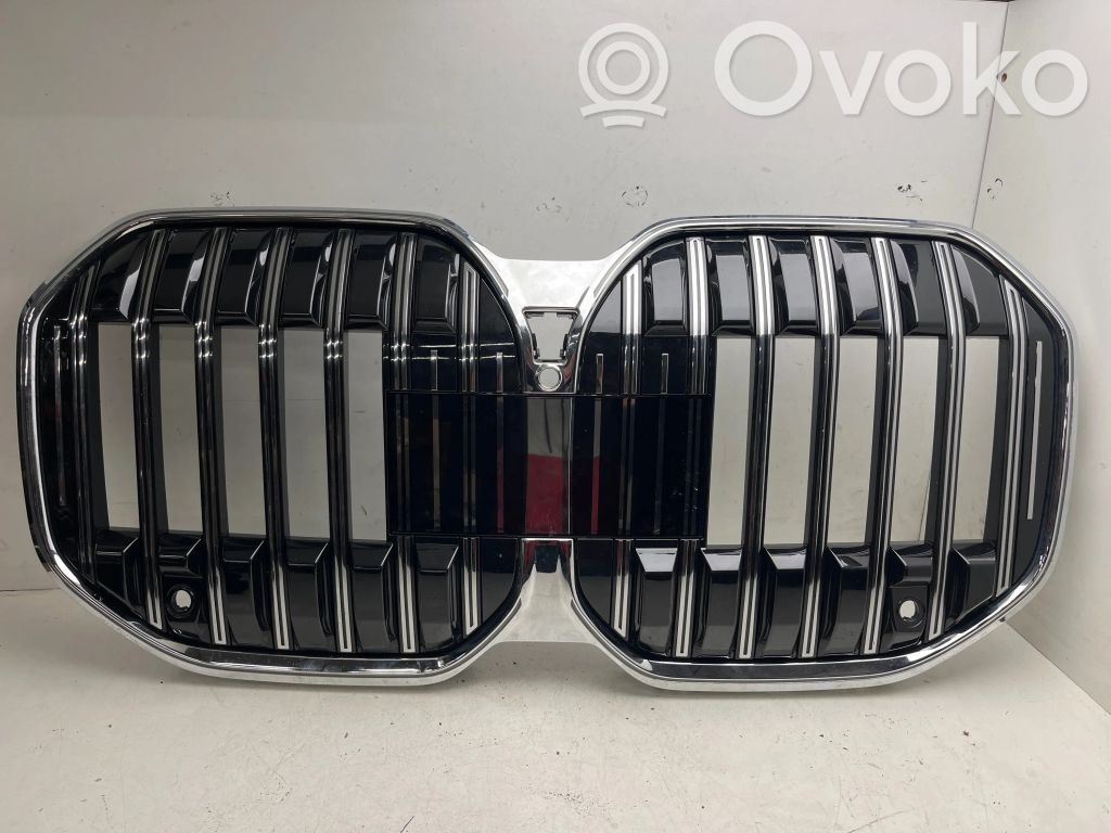 BMW 7 G70 Rejilla superior del radiador del parachoques delantero 
