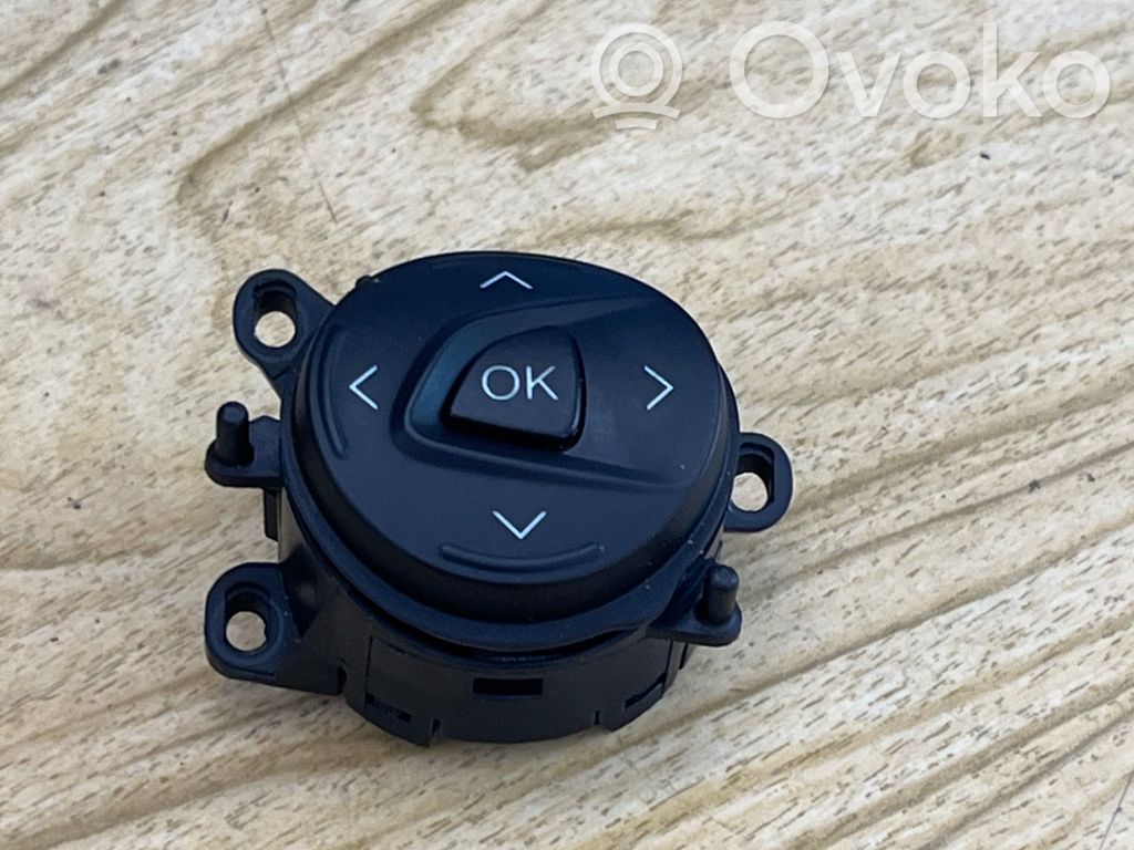 Ford Focus Steering wheel buttons/switches 