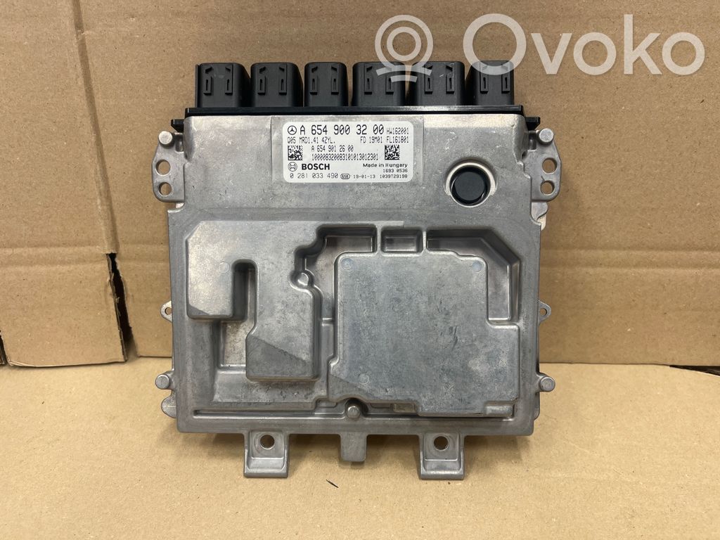 Mercedes-Benz C W205 Engine control unit/module 