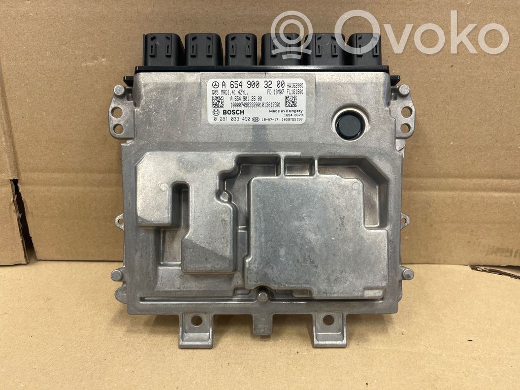 Mercedes-Benz C W205 Engine control unit/module 