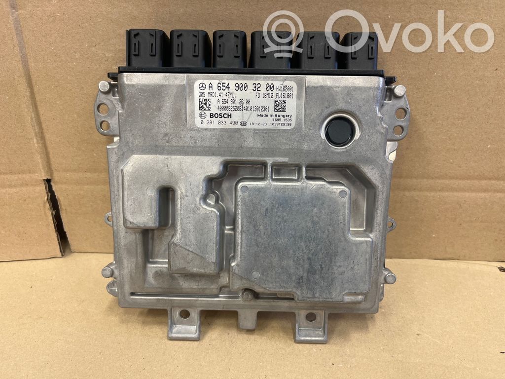 Mercedes-Benz C W205 Engine control unit/module 