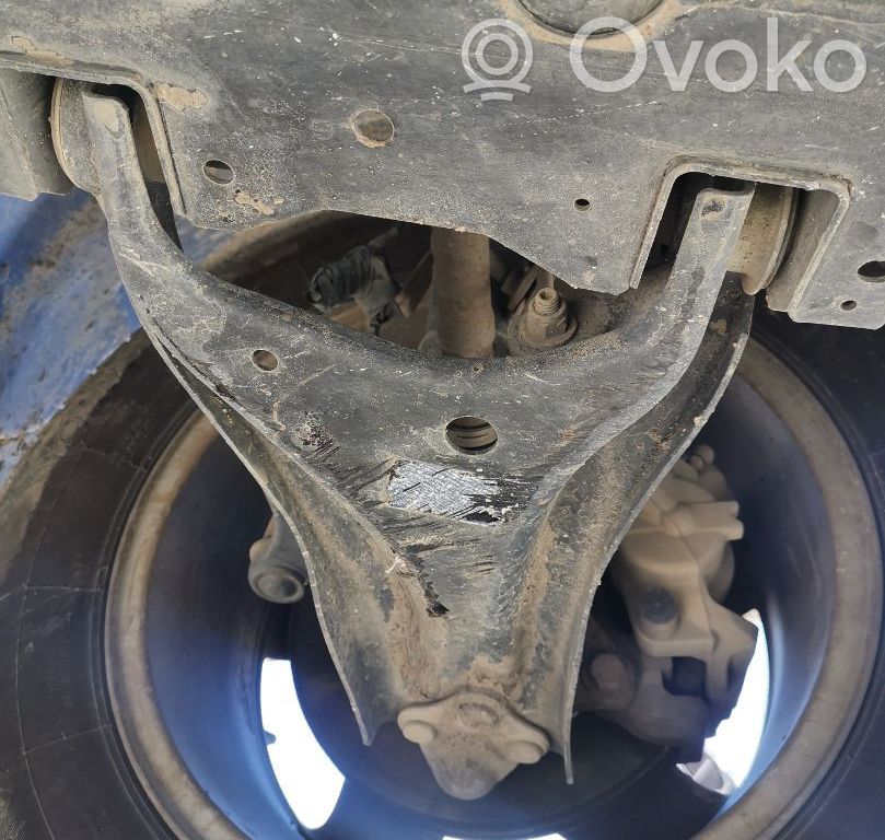 Dacia Duster Basculă inferioară față 