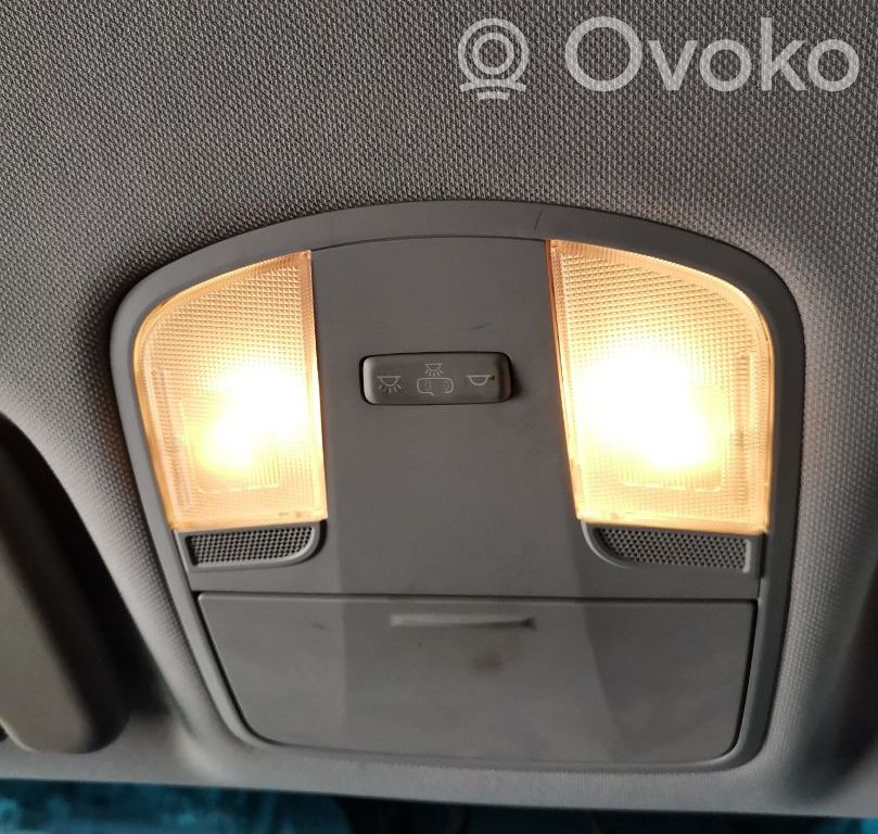 Hyundai i30 Éclairage lumière plafonnier avant 