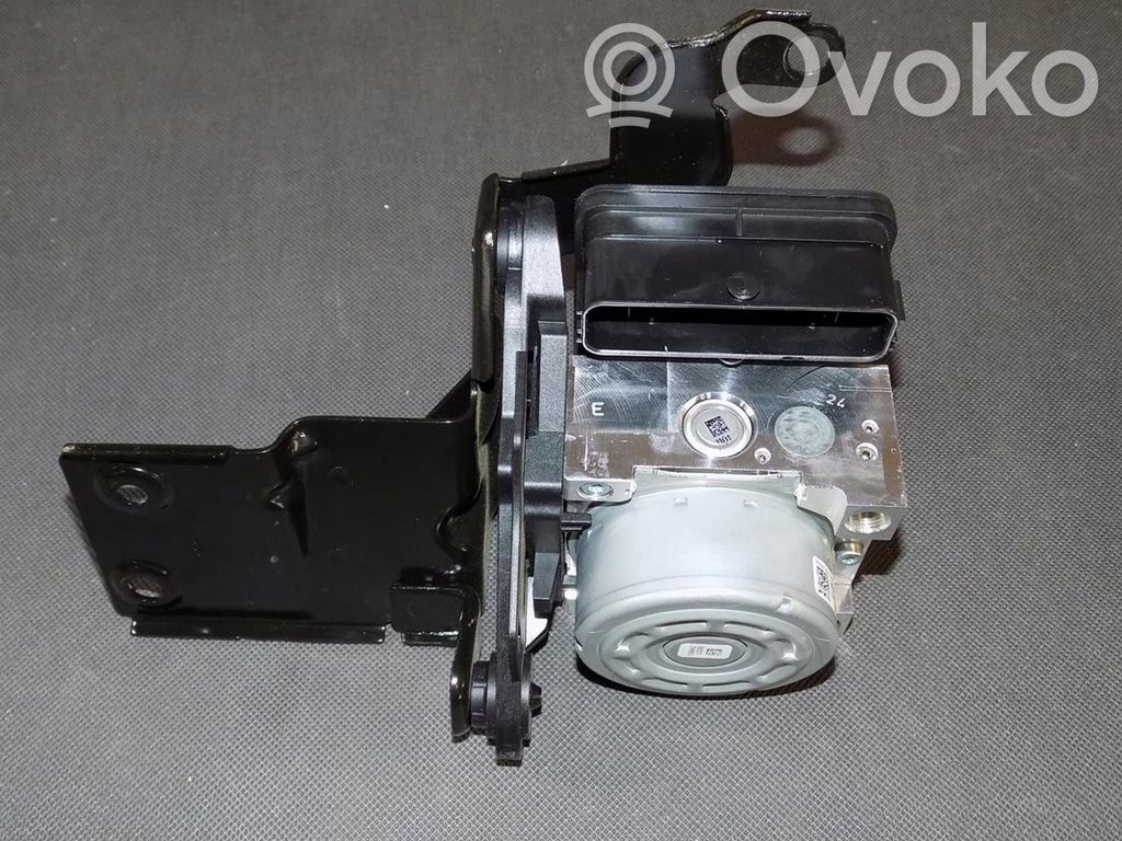 Volkswagen PASSAT B8 ABS Pump 