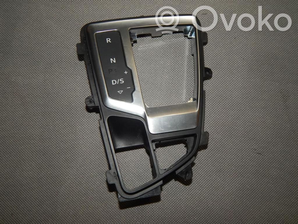 Audi Q7 4M Consola de plástico de la palanca de cambios 