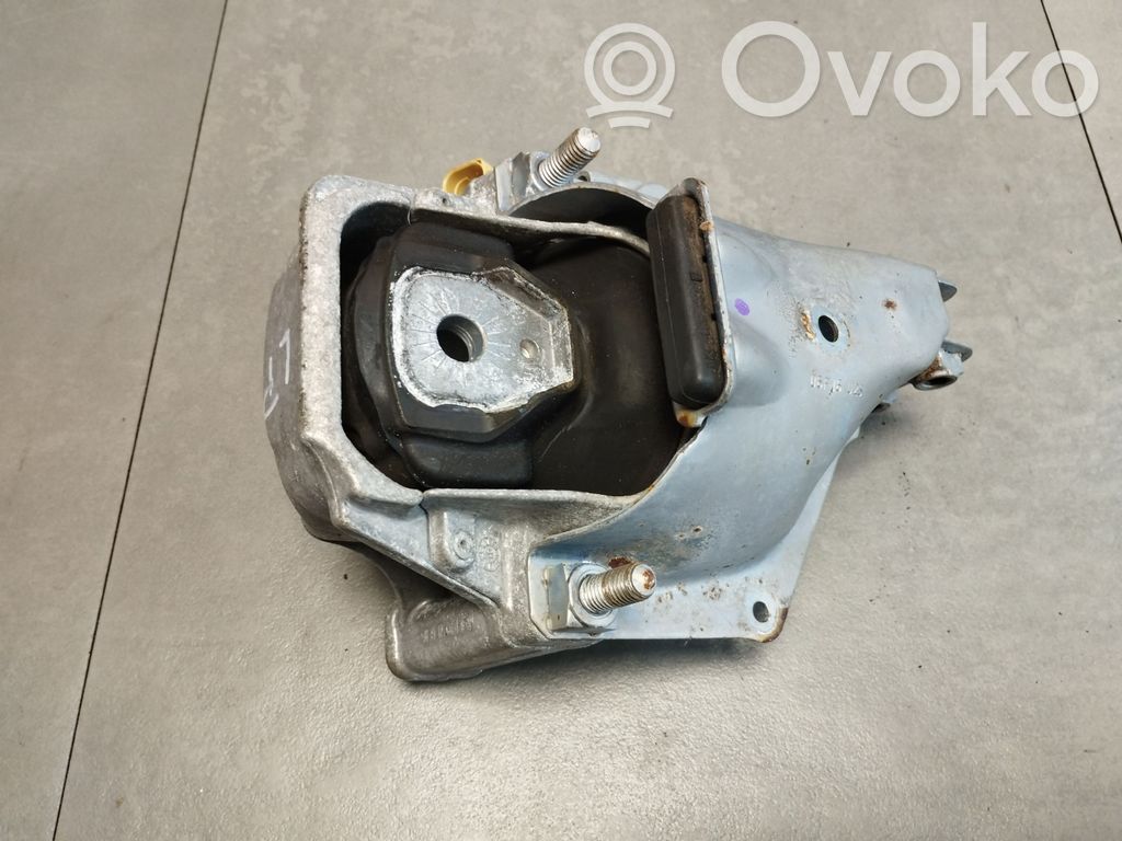Audi A5 Sportback 8TA Engine mount bracket 