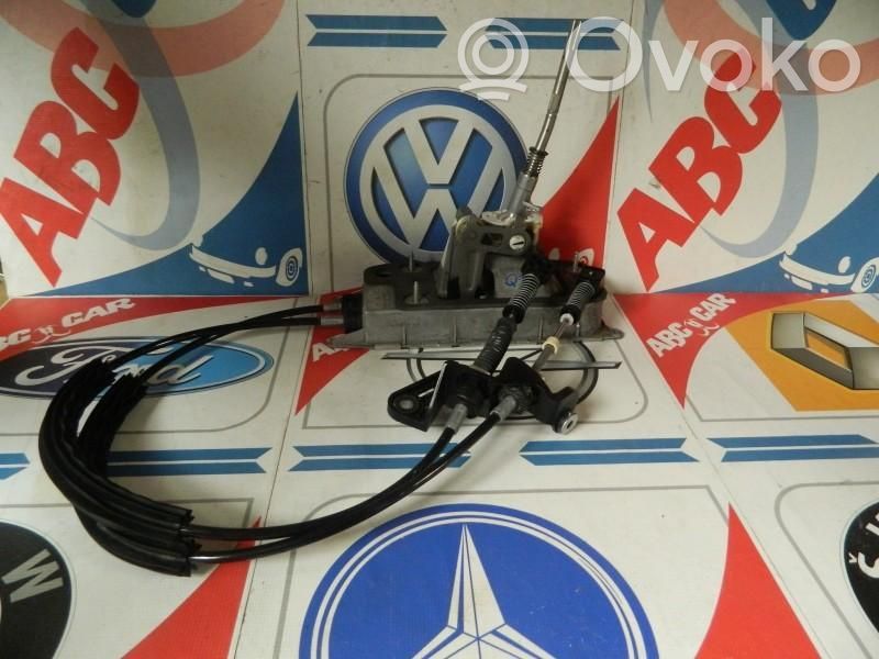 Volkswagen Tiguan Lewarek zmiany biegów / dolny 