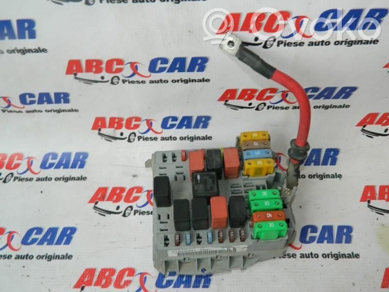 Fiat Linea Juego de caja de fusibles 