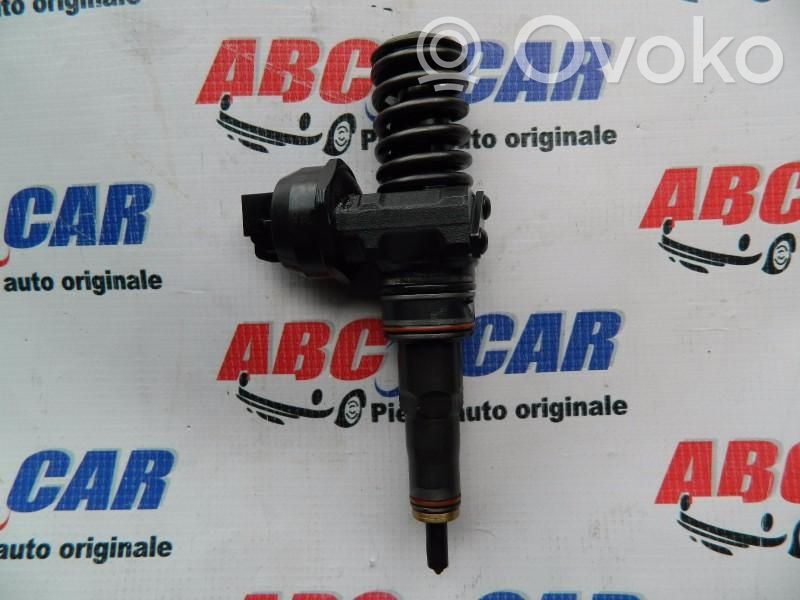 Inyector de combustible   038130073AQ