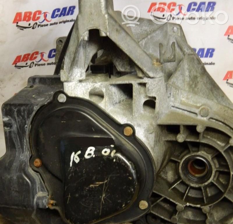 Manual 5 speed gearbox   XS4R7002BD