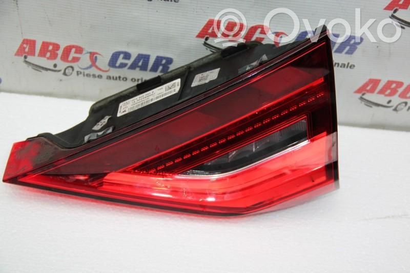 Rear/tail lights   82A945094B
