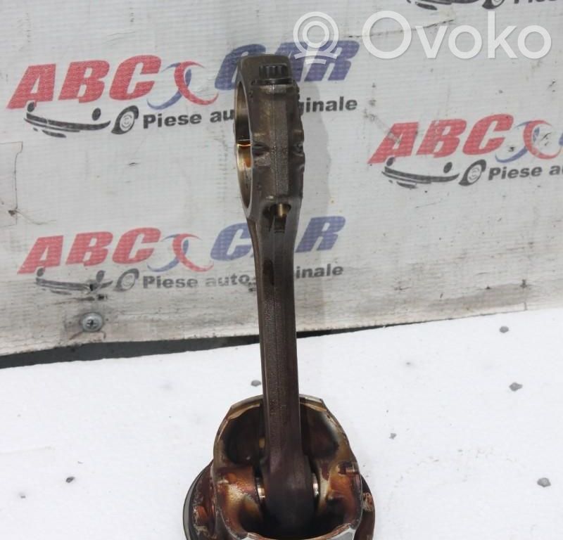 Volkswagen Jetta VI Piston 