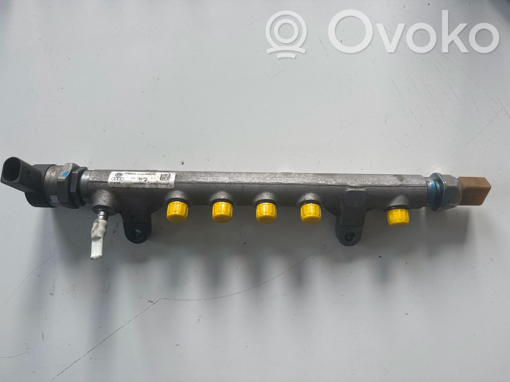 Volkswagen PASSAT B6 Rampă alimentare injectoare 