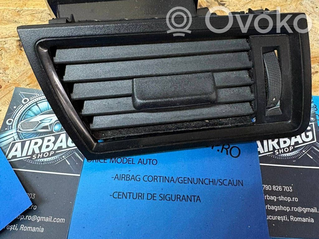 Dysze / Kratki środkowego nawiewu deski rozdzielczej   5JA819702,0848300001