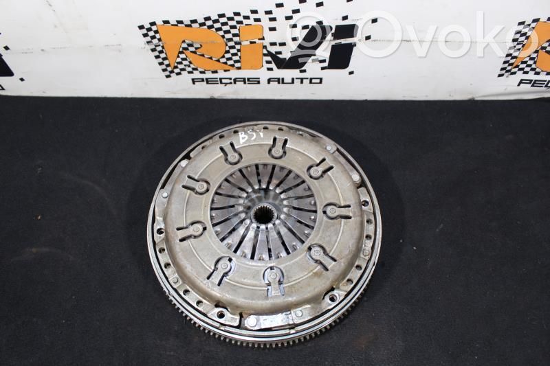 Kytkinsarja   323040010,323040010,415011210,AUDIA4,DISCO323040010,PRENSA,SKODASUPERB