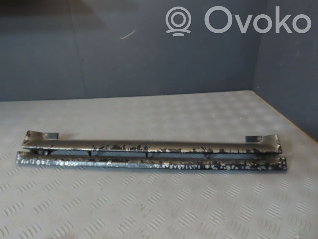 Dacia Sandero Front bumper upper radiator grill 