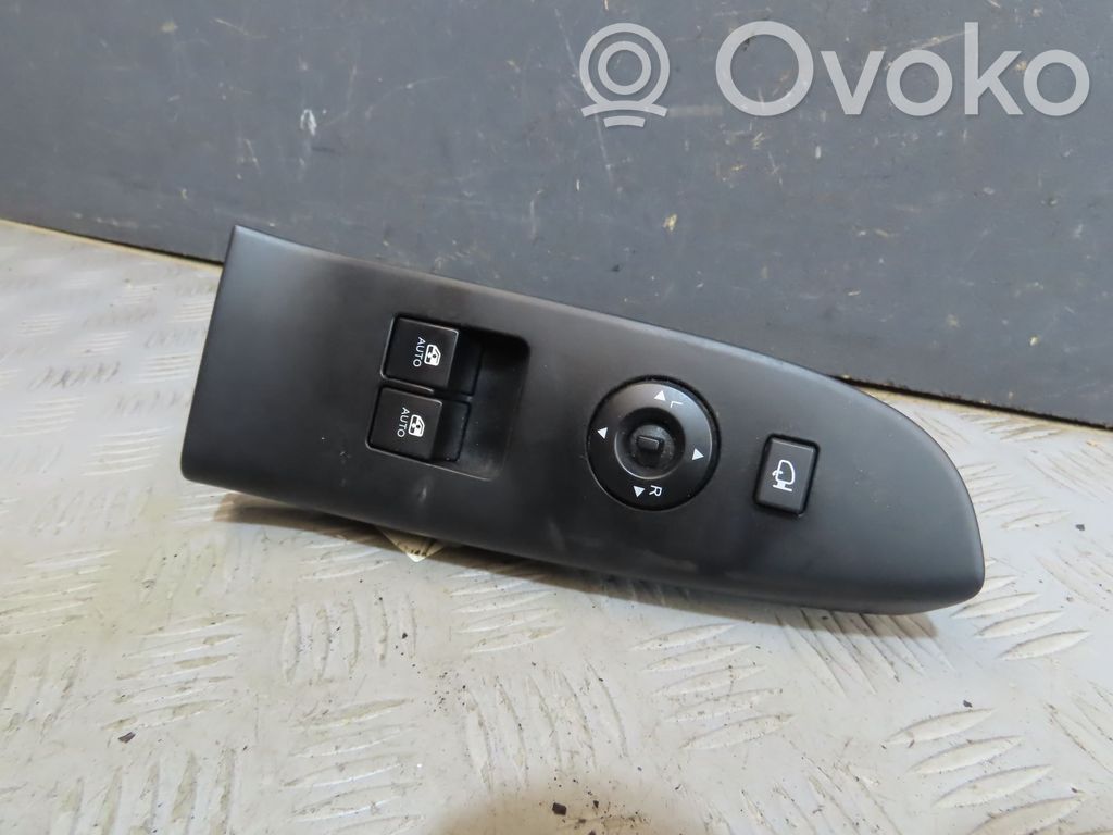 Electric window control switch   935701H021EQ