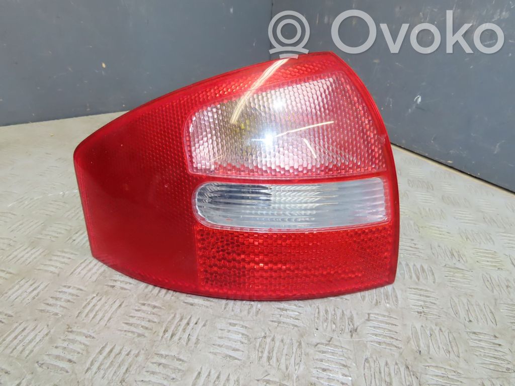 Audi A6 S6 C5 4B Lampă spate în caroserie 
