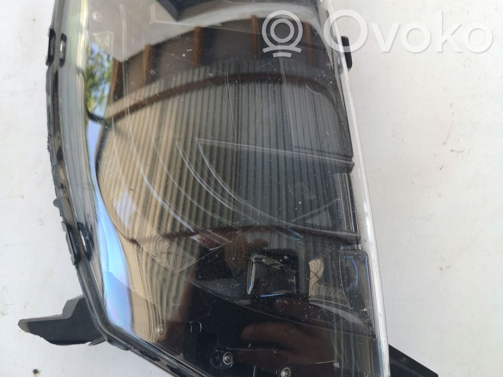 Priekinio žibinto detalė