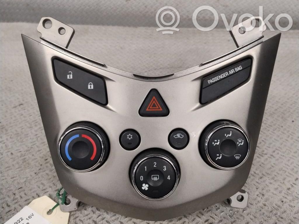 Chevrolet Aveo Climate control unit 
