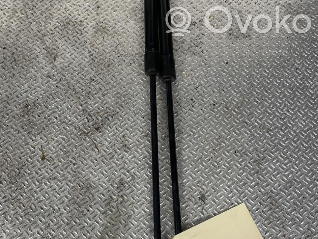 Nissan Note (E12) Bagāžnieka amortizators 