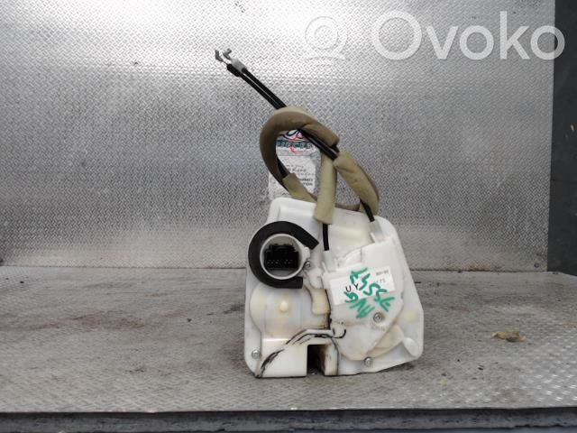 Mazda 2 Front door lock 