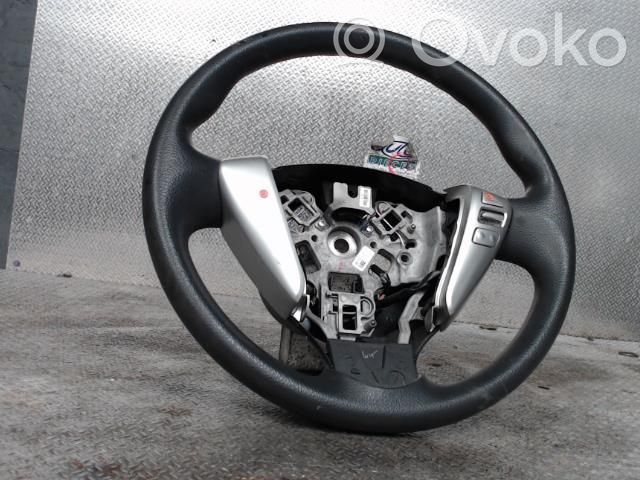 Nissan Note (E12) Steering wheel 