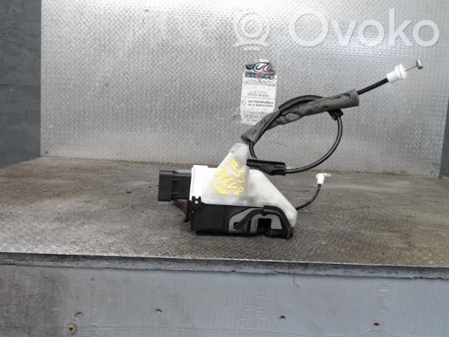 Priekšpusē slēdzene   9800618180